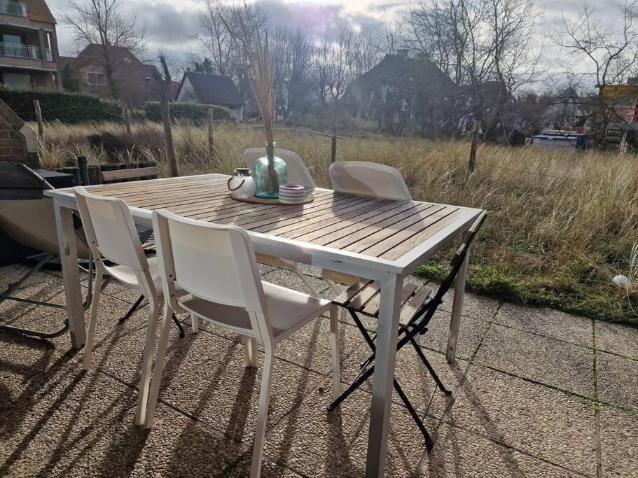 4-Persoons Appartement Met Een Mooi Uitzicht 德帕内 外观 照片